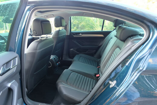 פולקסווגן פאסאט מושב אחורי